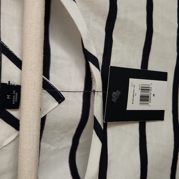 NWT Tommy Hilfiger Tee - Picture 2 of 4